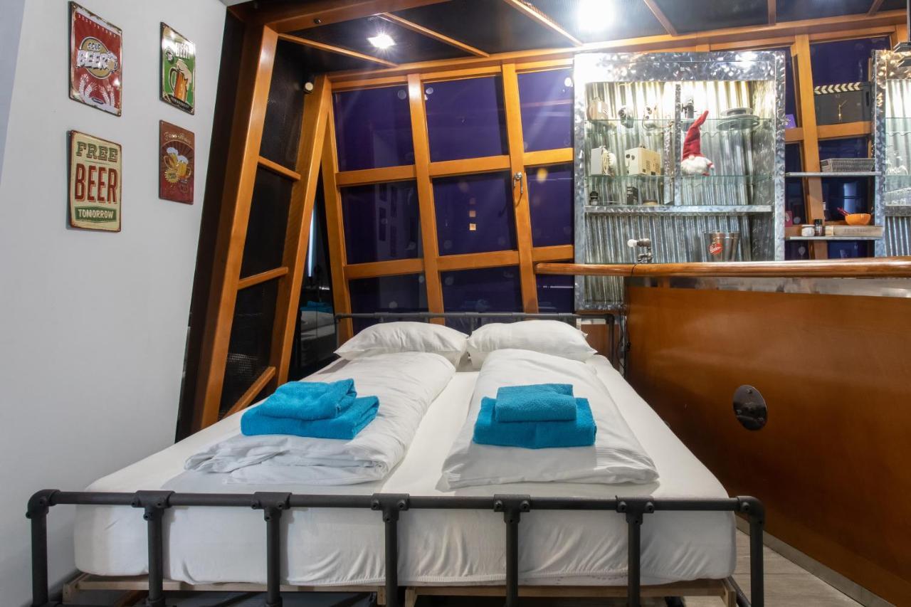 Stay In Pub Kamera Klub Apatment-City Center Liubliana Exterior foto