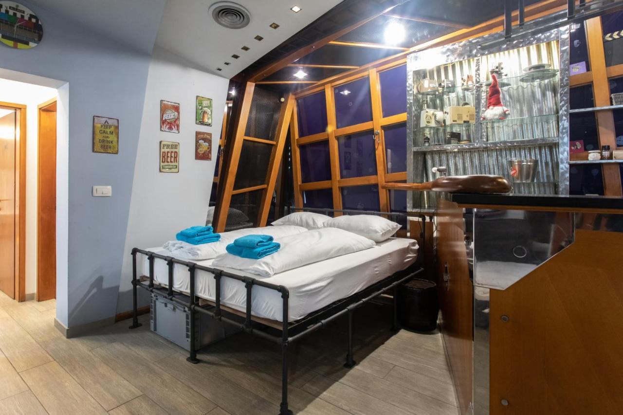 Stay In Pub Kamera Klub Apatment-City Center Liubliana Exterior foto