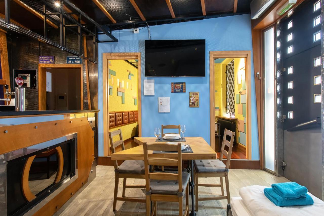 Stay In Pub Kamera Klub Apatment-City Center Liubliana Exterior foto